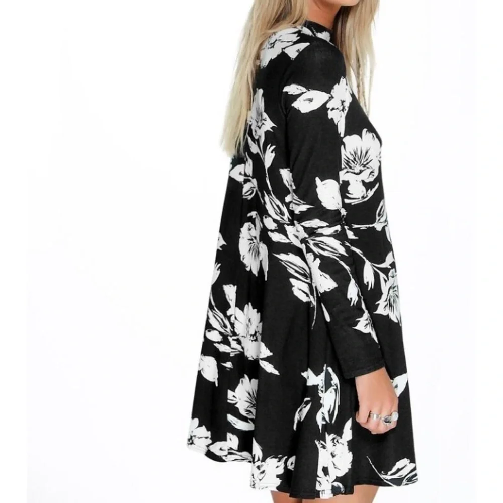 Black & White Mock neck mini dress Naomie Olindo Southern Charm Y2K - Picture 4 of 7